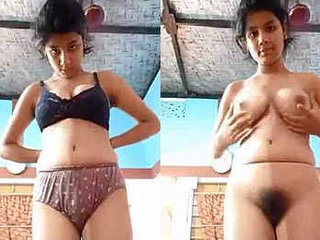 Desi wife wanks with tempting