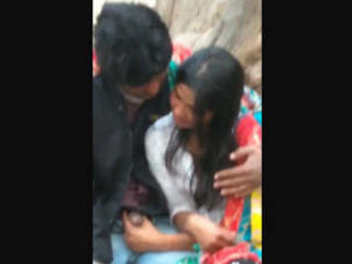 A Desi lady found out performing oral