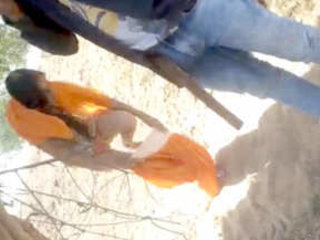 Indian duo engages in outdoor hook-up