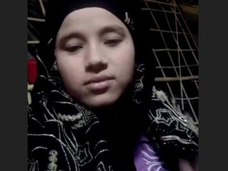 Indian housewife reveals herself to her