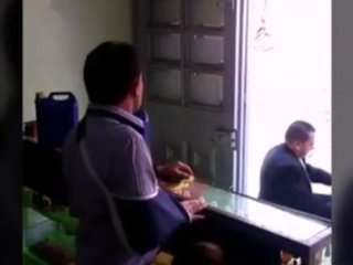 Indian boss with huge culo gets publicly