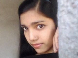 Indian teen's naked selfies go viral