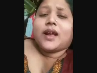 Sensuous date with big-boobed Indian