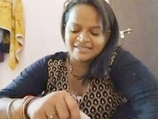 Indian housewives give a provocative