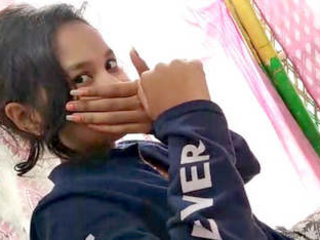 Desi nymph gives a sensuous oral
