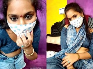 Indian housewives' voluptuous spectacle