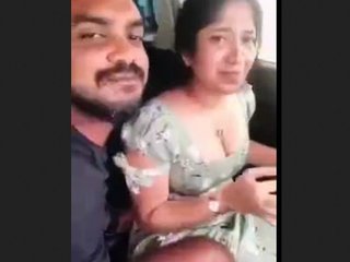 Desi duo likes car fuck-fest in public