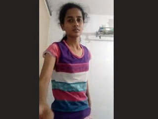 Indian beauty indulges in self-pleasure