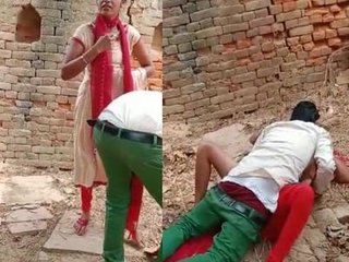 Indian paramour squirted outdoors