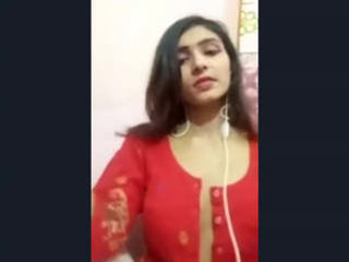 A mind-blowing Desi doll shares  moments