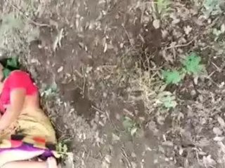 Mature couple likes outdoor hook-up in