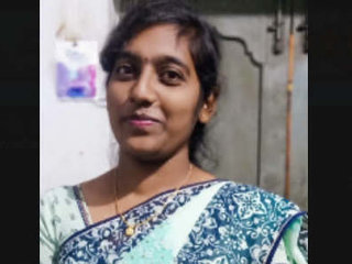 Telugu girl flaunts her hefty fun bags