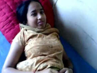 Indian school damsel gets her slit
