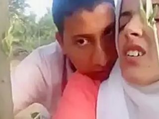 Inexperienced cam model Latif Litifa