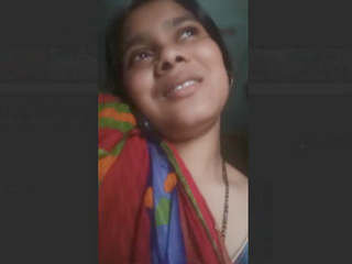 Desi aunty pleasing herself while