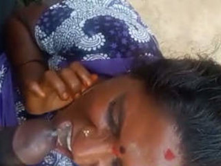 Indian bhabhi gulps cum in a brief video