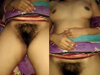 Indian bhabhi flaunts her curvy body and