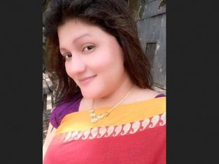 Wifey of a married couple shares video