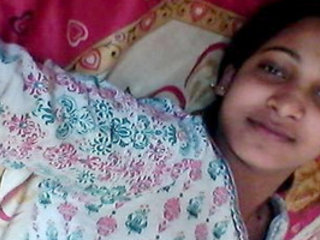 Bf enjoying Indian school girl's coochie