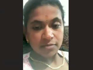 Tamil housewife reveals her bumpers