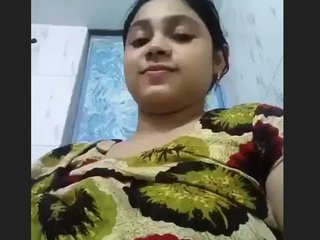Demonstrating melons in a shower from a