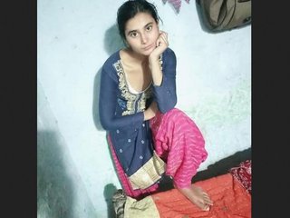 Lovely Indian duo shares romantic