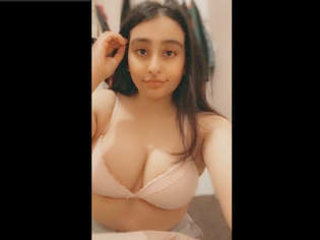Brit Desi gal Faiza shares individual