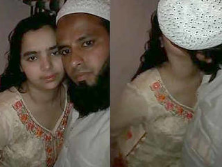 Sultry kissing of an Indian pair