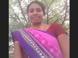 Indian housewife flaunts her private