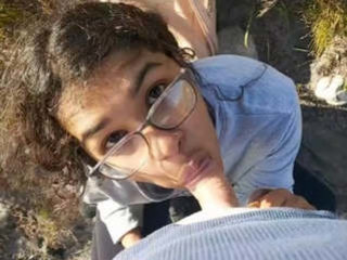 Indian girl gives outdoor deep throat