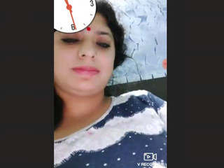 Exciting Indian wife pleasing herself