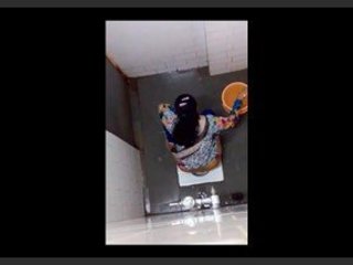 Secretly recorded gals in the wc - Part