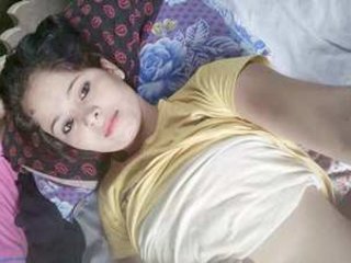 Super-cute Indian damsel pleasing