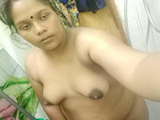 Indian aunt's nude spectacle