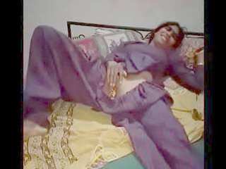 Indian auntie exposes her puss