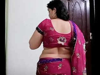 Cheery Delhi housewife Ishita Kumari