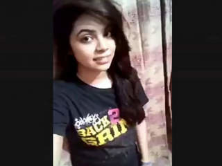 New Hindi video of Desi woman revealing