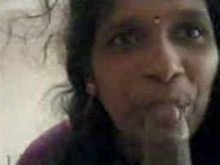 Tamil aunty gives oral fuck-fest and has