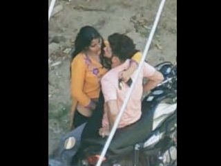 Indian couple's  outdoor date caught on